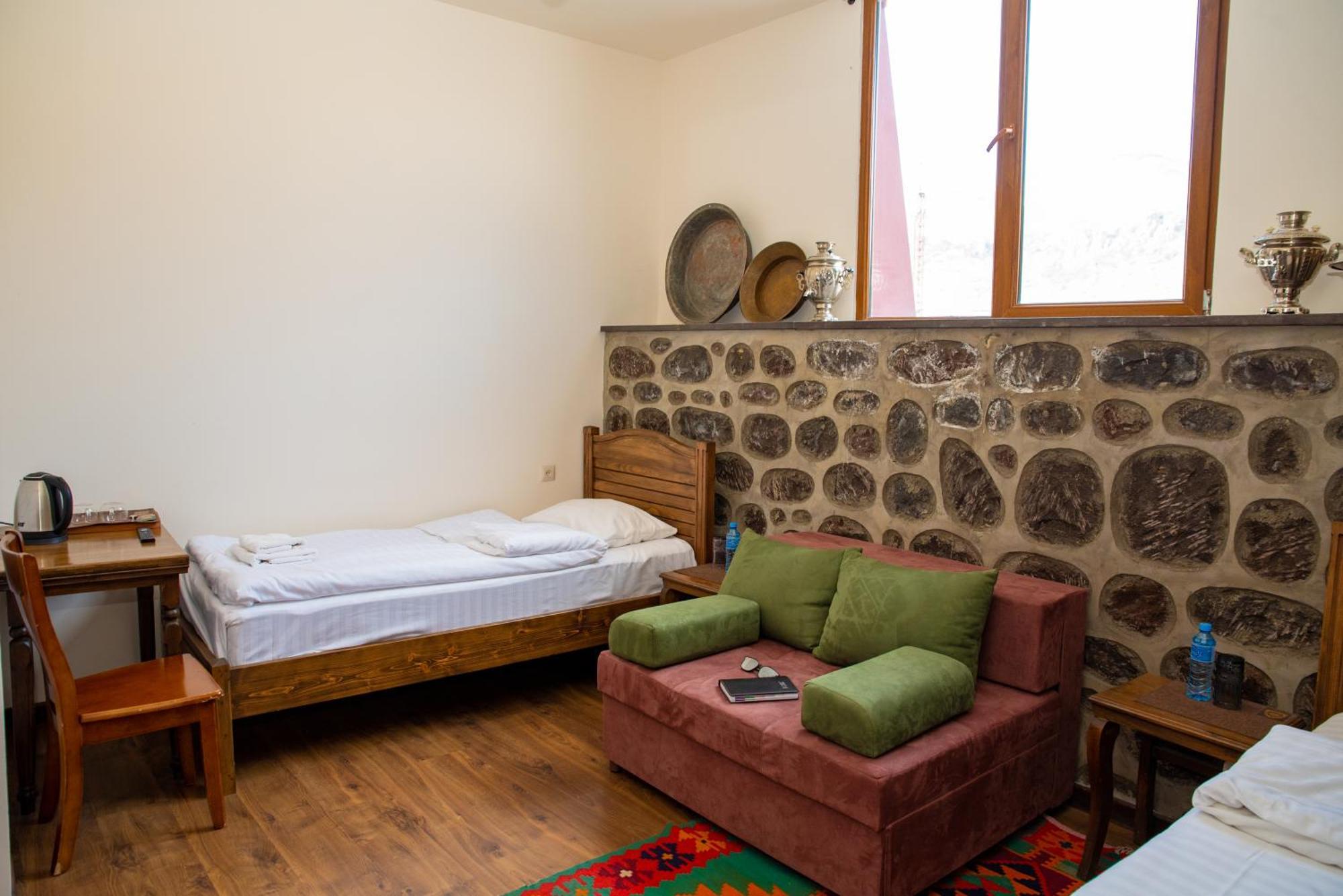 Khoreayi Dzor Goris Exterior photo